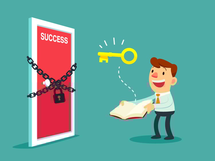 Золотой ключ. Окна двери луга. Девушка открывает дверь. Opened their doors metaphor. Волшебный ключ в женской руке.